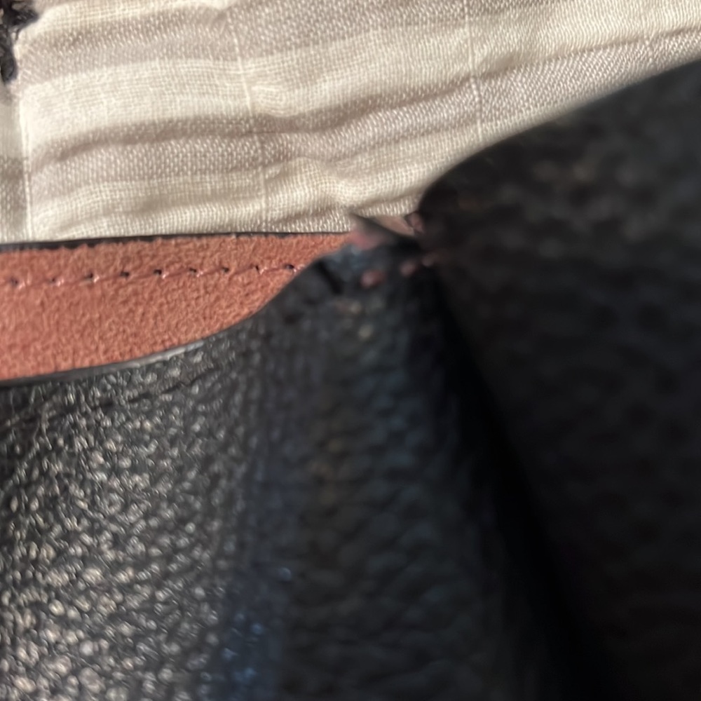 Kate Spade Black Pebbled Leather Tote. - Picture 10 of 10
